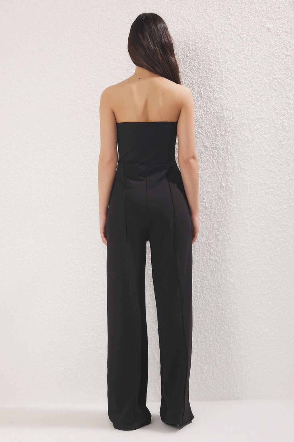 TRENDYOLMILLA Siyah Relaxed/Rahat kal?p Cep Detayl? Straplez Krep Esnek Orme Tulum TWOSS25TU00051  фото 4