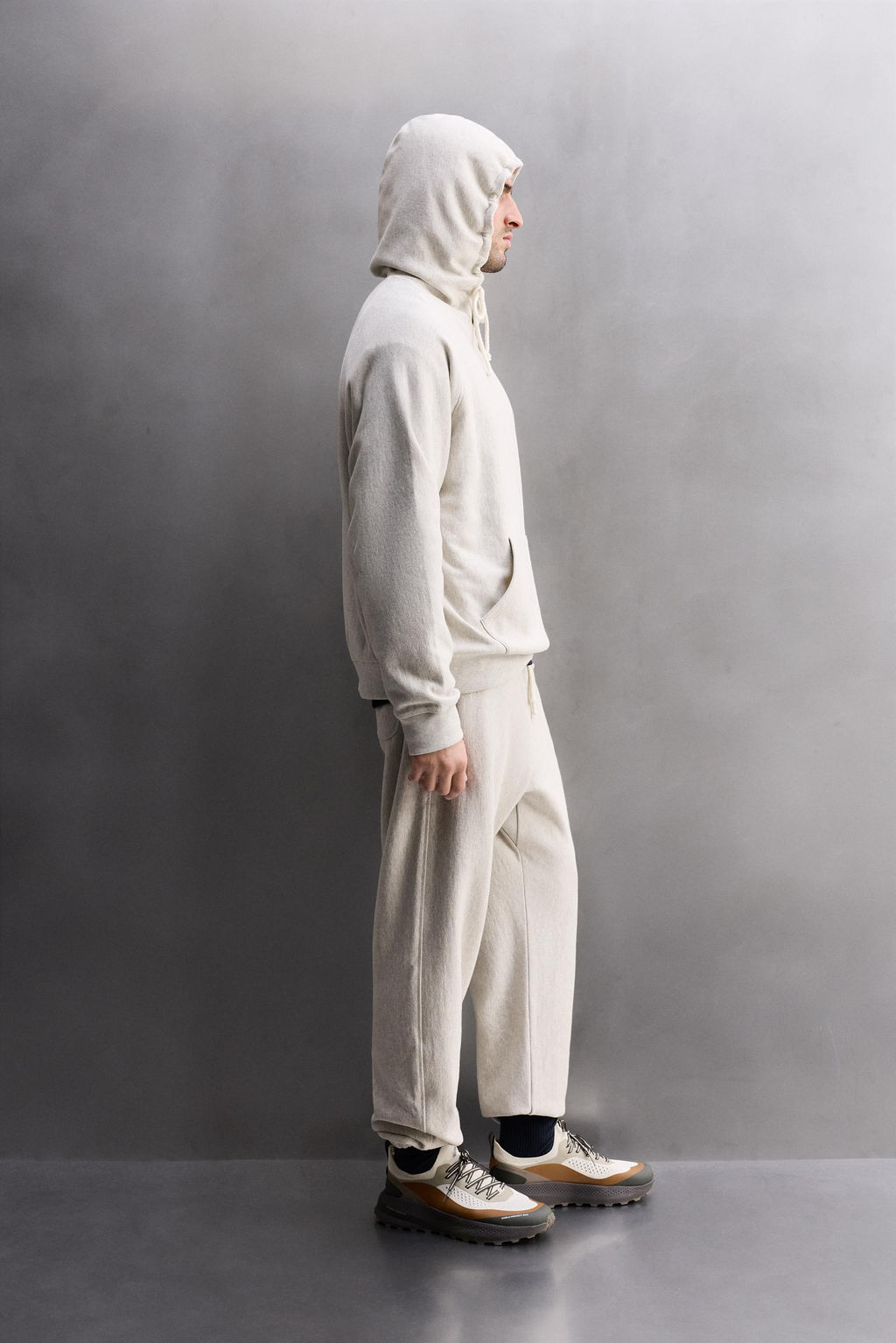 RELAXED FIT HOODIE