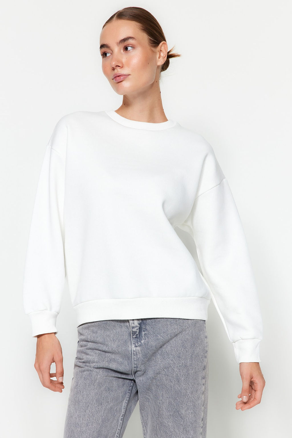 Ekru Kal?n Ici Polarl? Regular/Normal Kal?p Bisiklet Yaka Basic Orme Sweatshirt TWOAW24SW00101