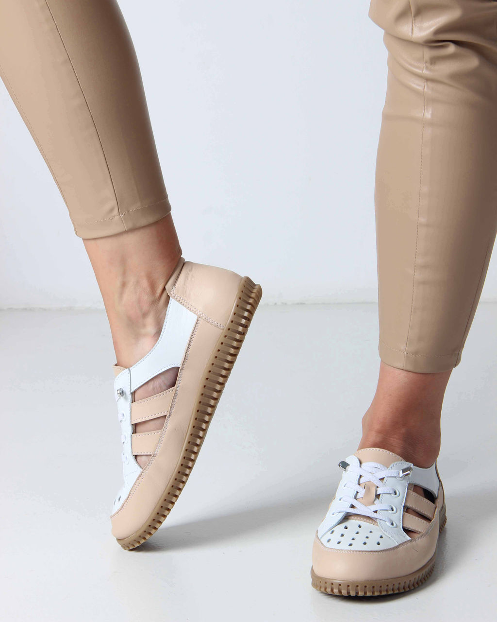 Слипоны 165.8000be. белый-бежевый