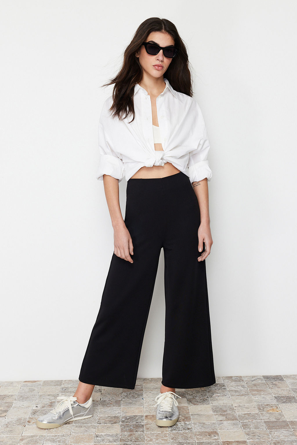 Siyah Culotte Fit Kesik Detayl? Yuksek Bel Pantolon TWOSS24PL00036
