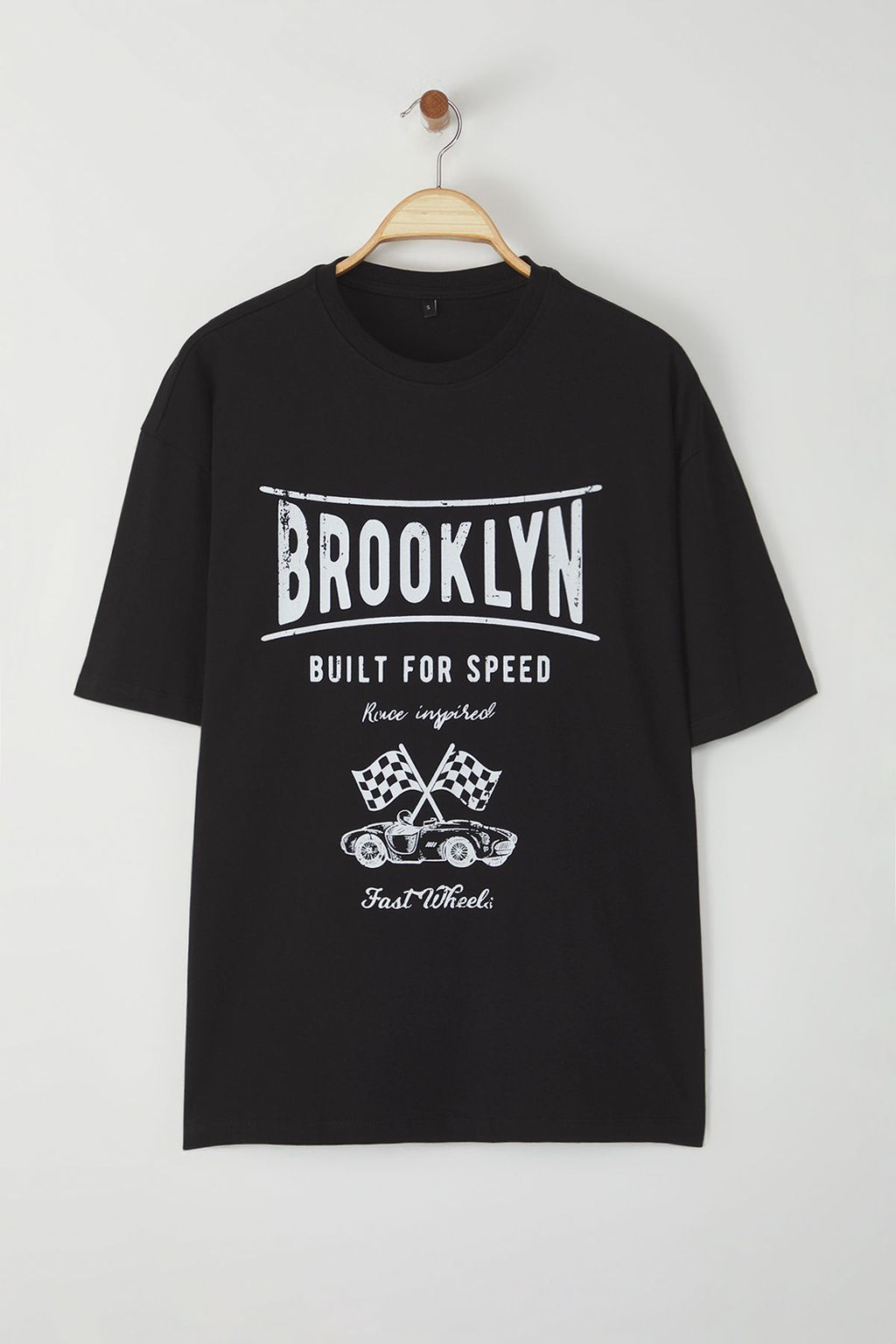 TRENDYOL MAN Siyah Oversize/Genis Kesim Araba Bask?l? %100 Pamuklu T-Shirt TMNSS25TS00159 - Trendyolmilla фото 4