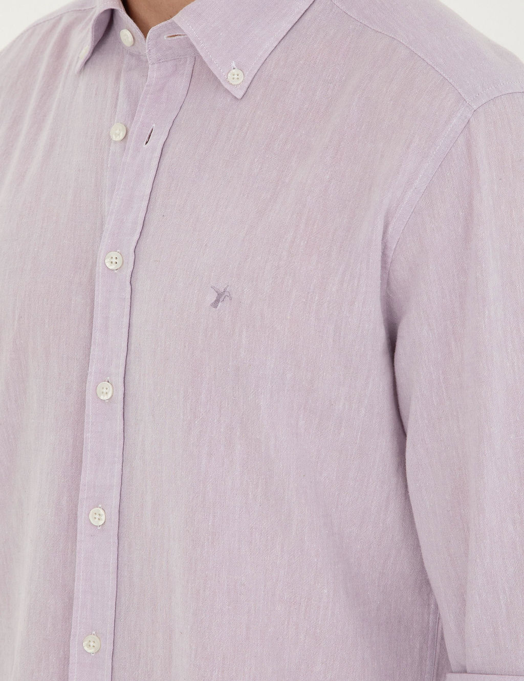 Рубашка приталенного кроя из смесового льна сиреневого цвета с длинным рукавом - Cacharel фото 7