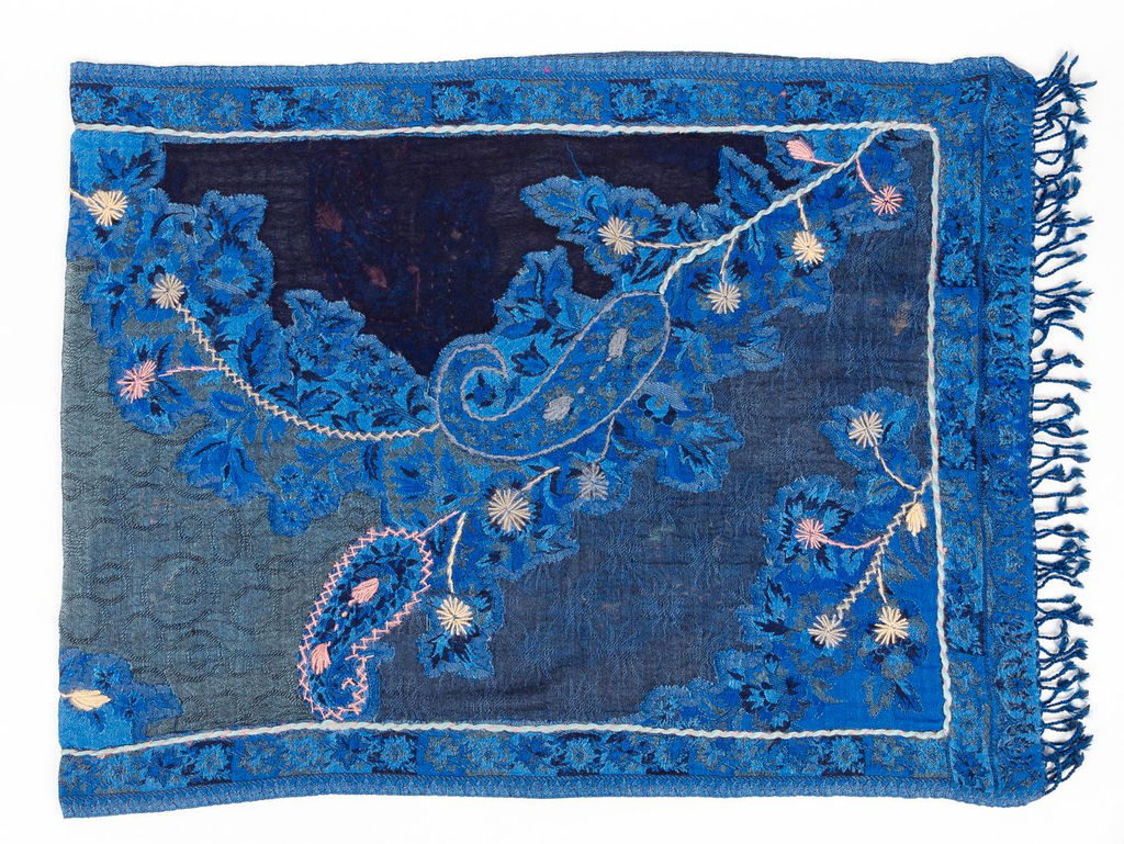 Палантин с вышивкой (шерсть 100%) № Тк903/159 - Ганг фото 2