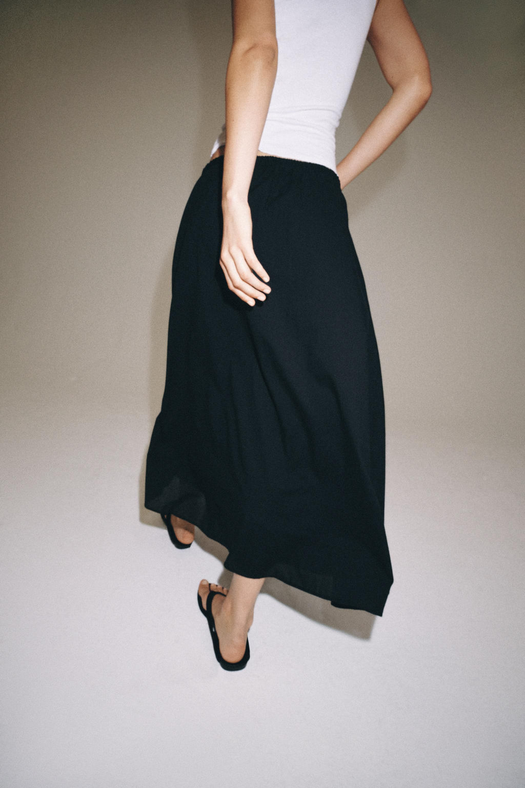 FALDA LARGA ZW COLLECTION / Negro - Zara фото 3
