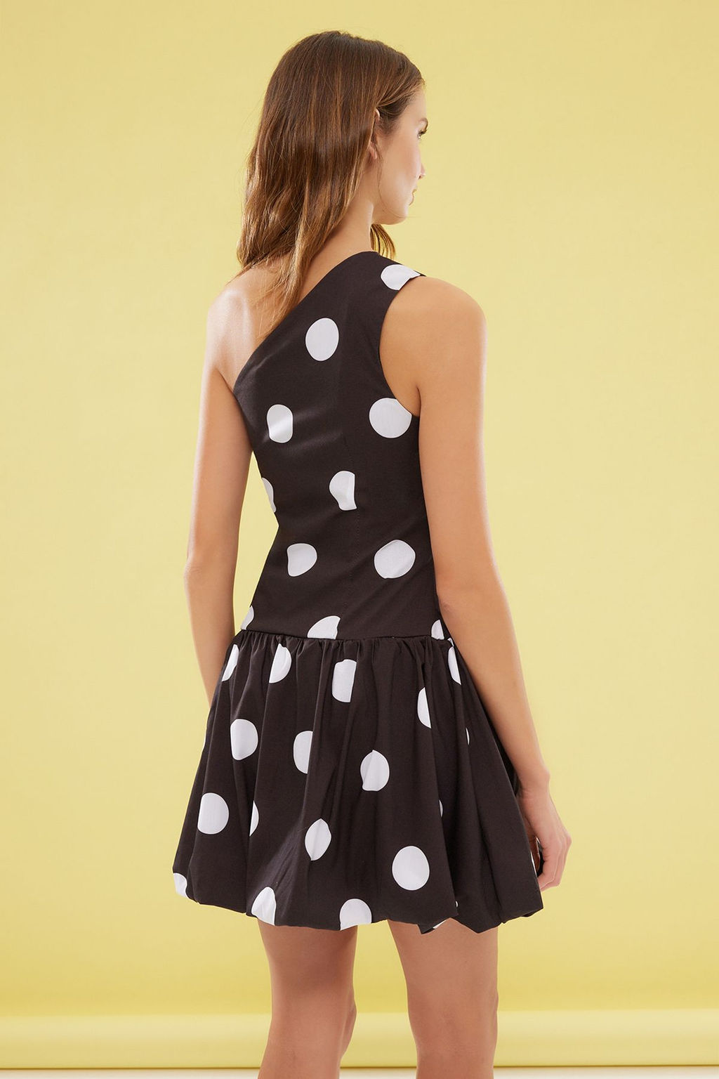 Trendyolmilla Siyah-Beyaz Puantiyeli Poplin Dokuma Dugun/Nikah S?k Abiye Gece Mezuniyet Elbisesi TPRSS25EL00054  фото 5