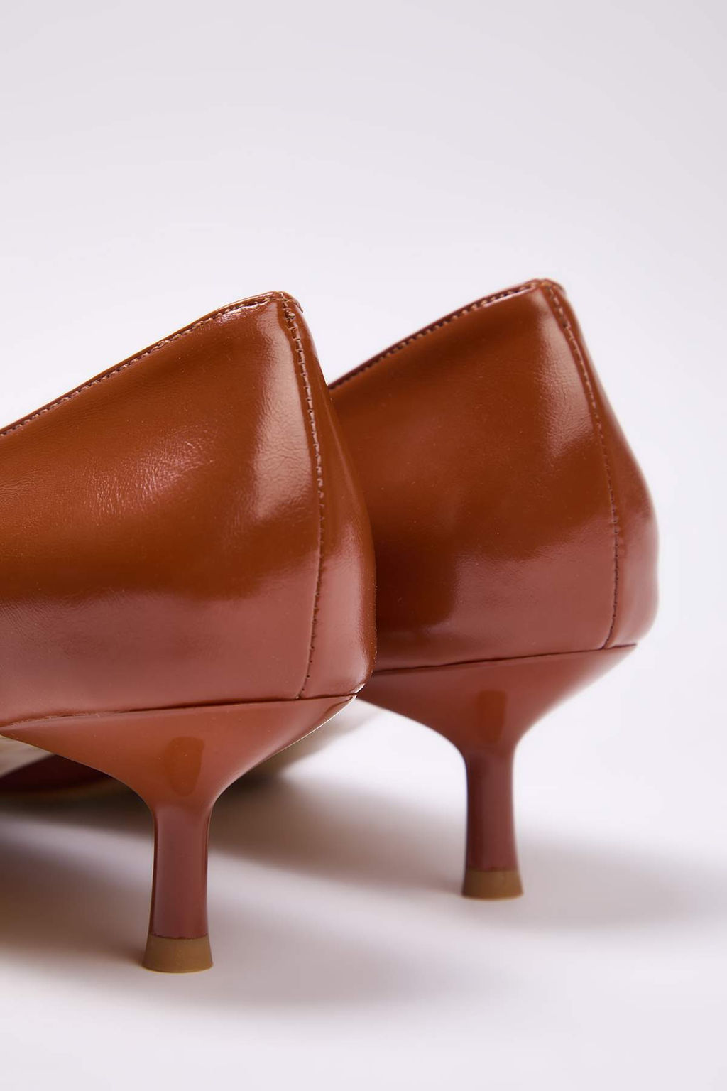 Karamel Sivri Burun Kad?n 4 cm Kitten Topuklu Ayakkab? TAKAW26TO00011