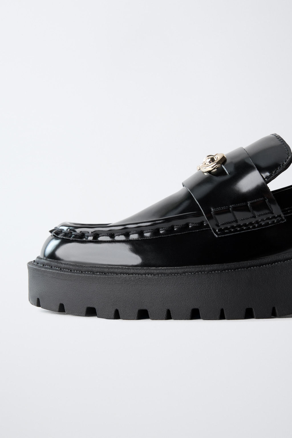 METAL DETAIL MOCCASINS - Zara фото 6