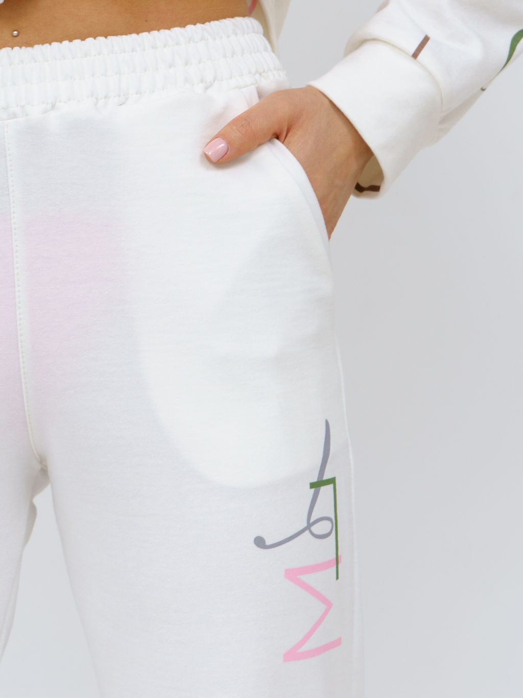 943 Костюм "Экрю"