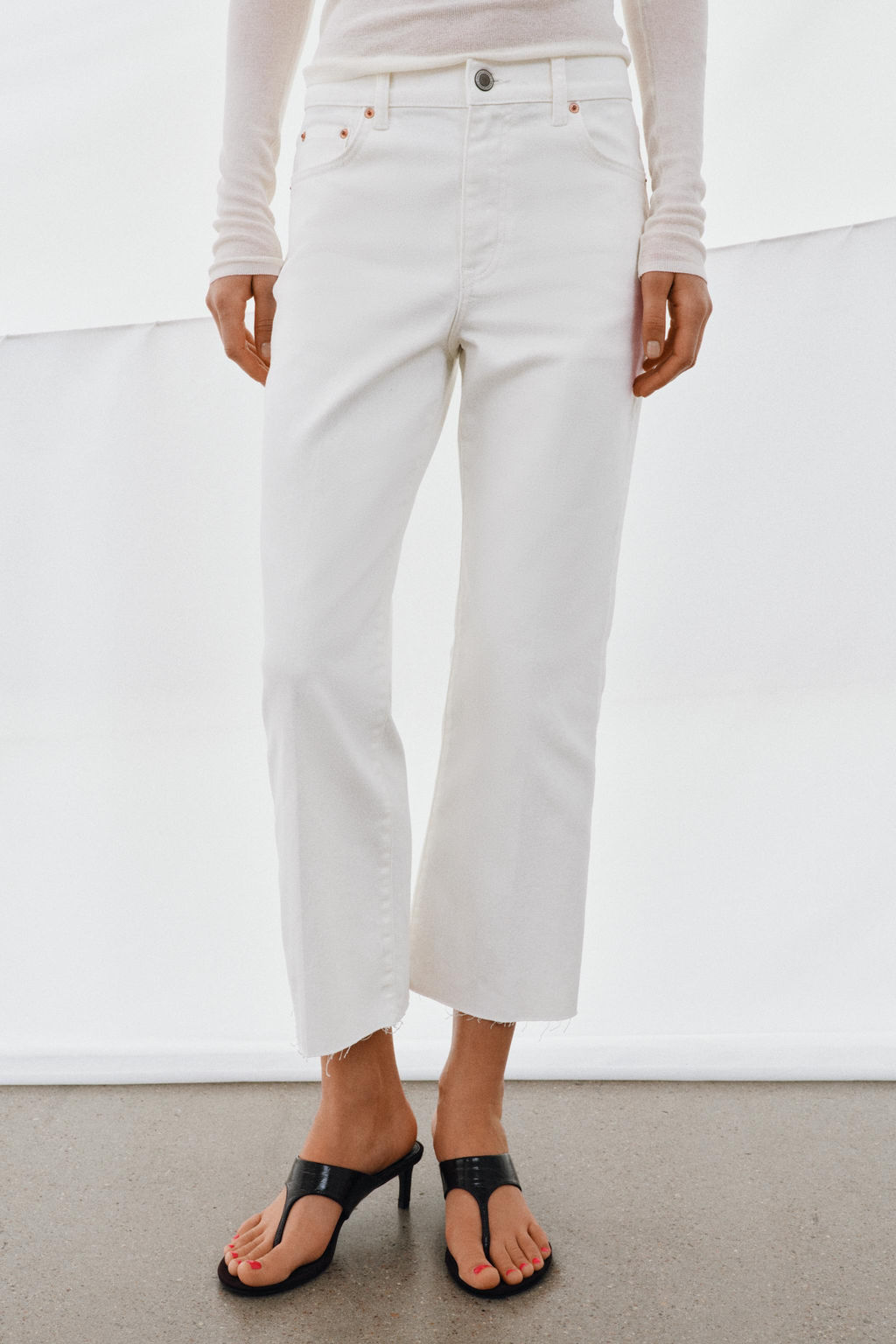 JEANS ZW COLLECTION CROPPED FLARE TIRO MEDIO / Blanco - Zara фото 2