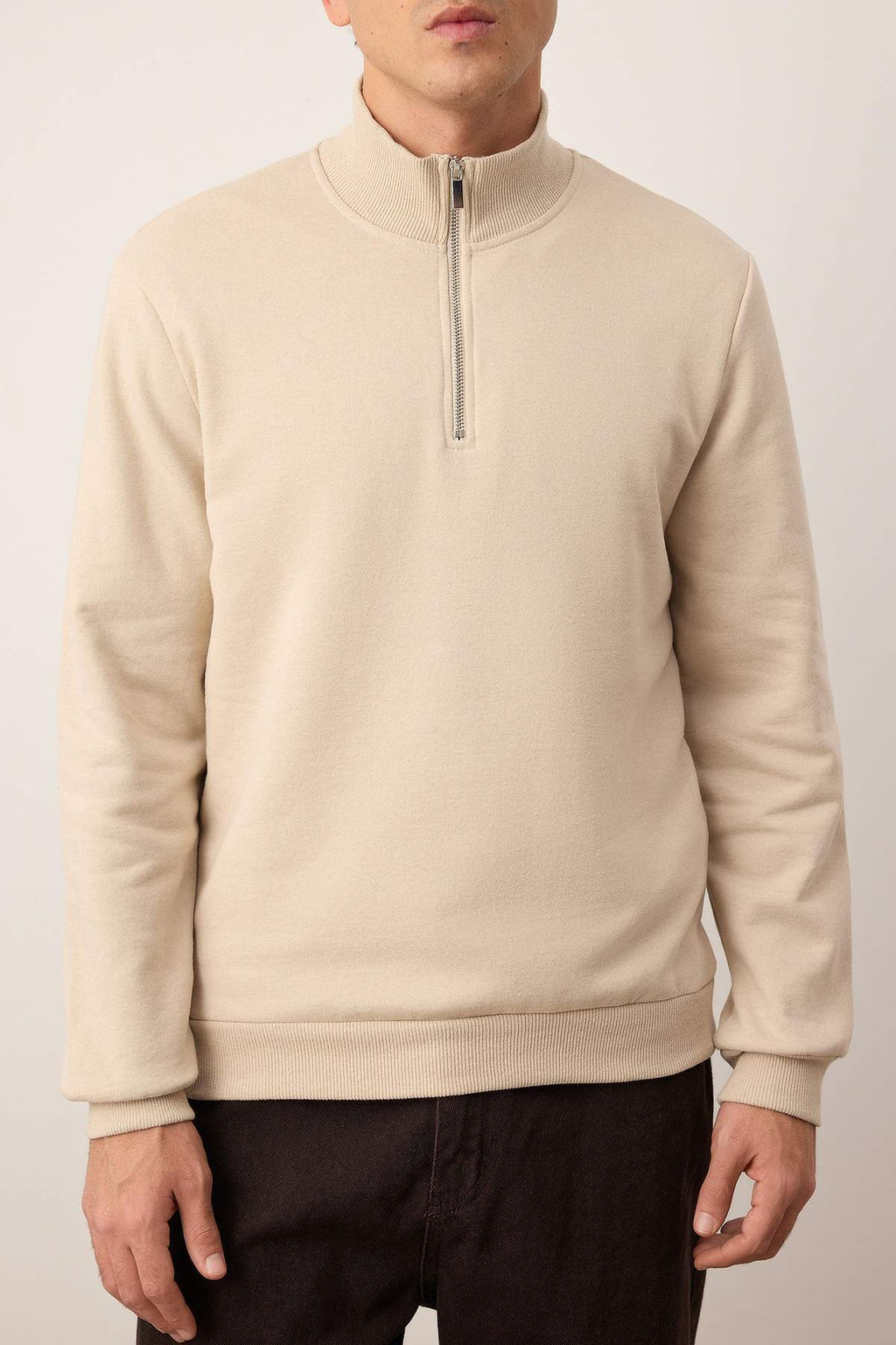 Siyah Regular/Normal Kesim Dik Yaka Kal?n Ici Polarl? Sweatshirt TMNAW26SW00021 - Trendyolmilla фото 21