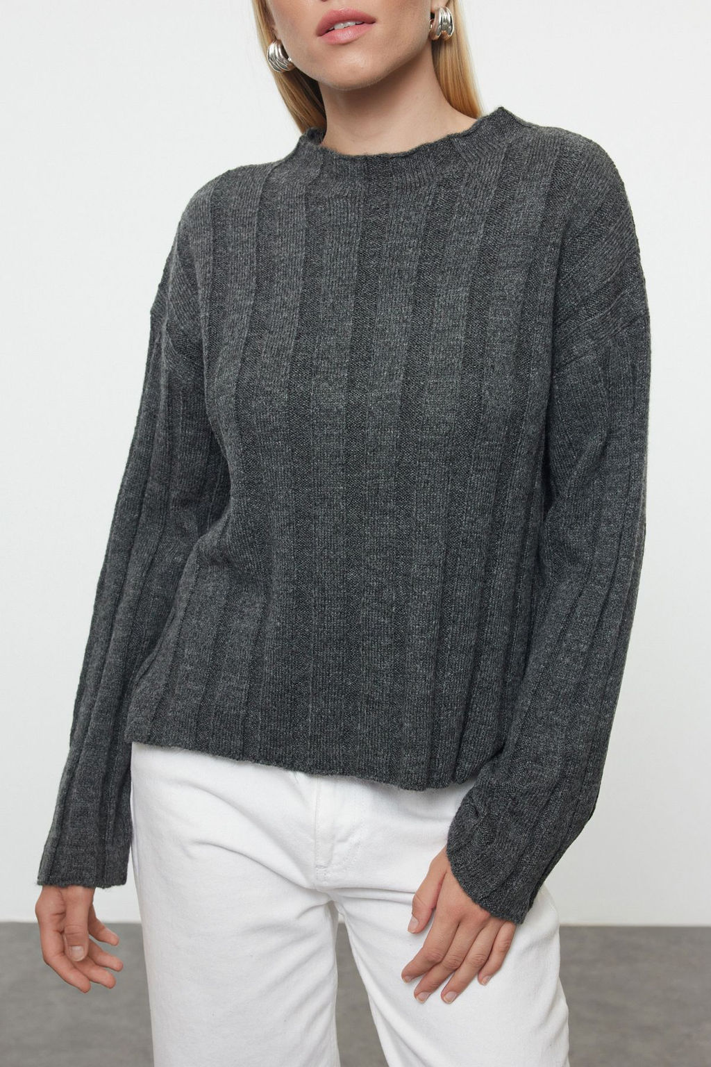 TRENDYOLMILLA Kemik More Sustainable Yumusak Dokulu Basic Triko Kazak TWOAW25KZ00335