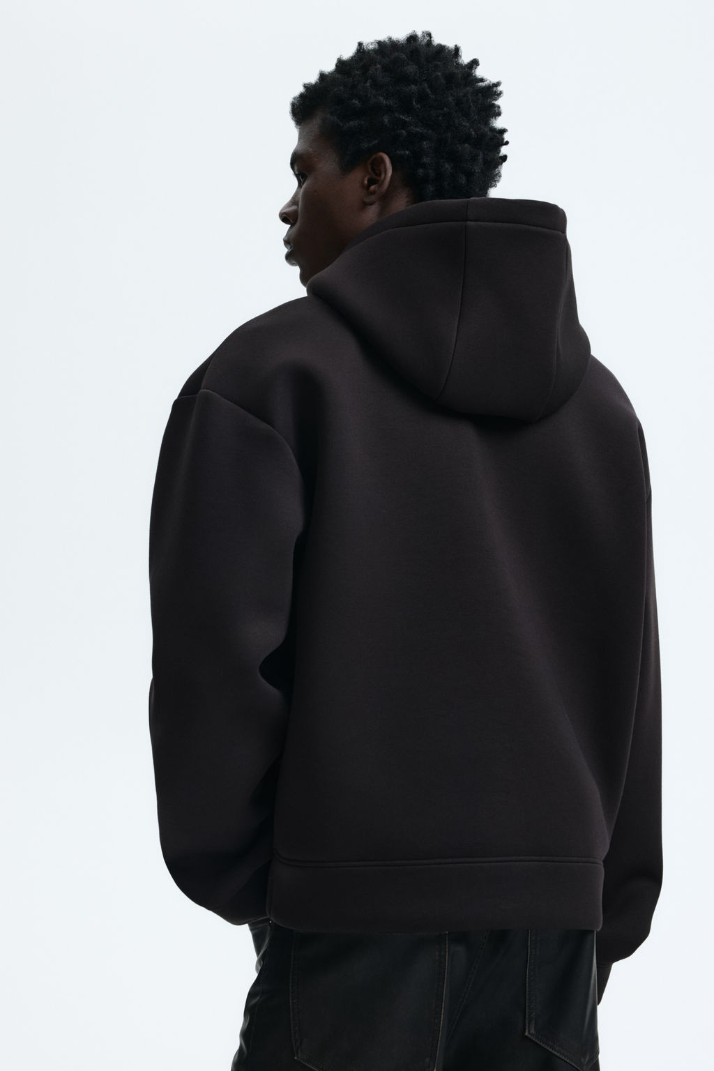 Sudadera efecto neopreno con capucha Loose Fit - H&m фото 7