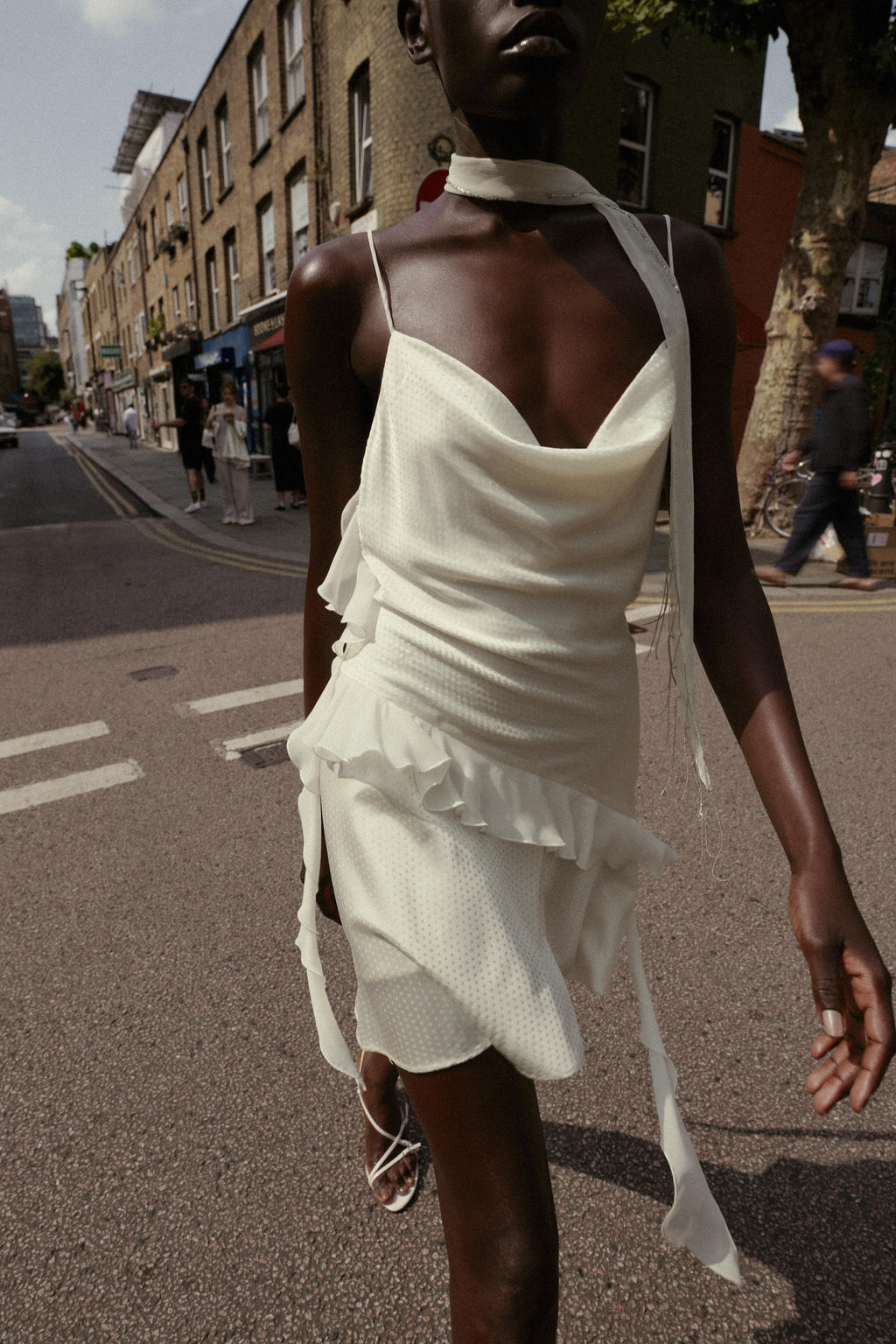 SHINY RUFFLE TRIM MINI DRESS - Zara фото 2
