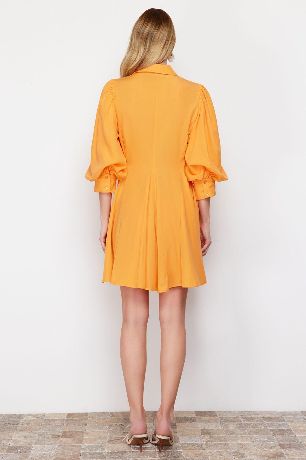 Turuncu Etegi Parcal? Dokuma Mini Gomlek Elbise TWOSS24EL00428 - Trendyolmilla фото 7