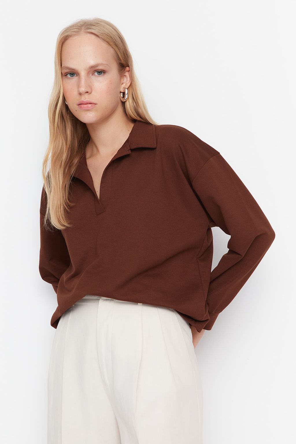 TRENDYOLMILLA Kahverengi Regular/Normal Kal?p Basic Polo Yaka Regular Ince Orme Sweatshirt TWOAW23SW00003  фото 5
