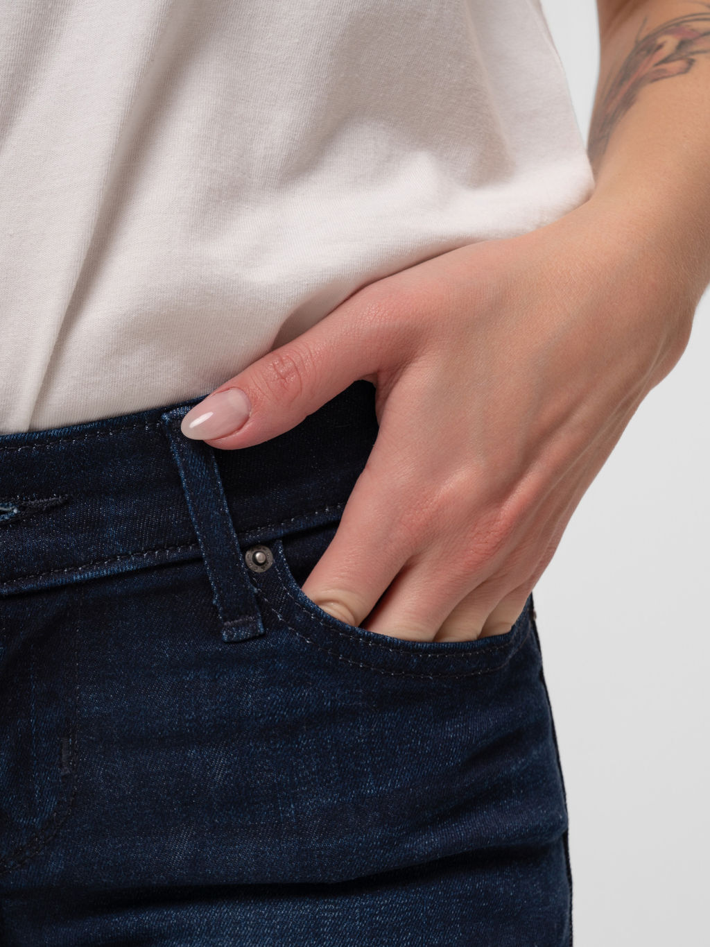 Джинсы женские