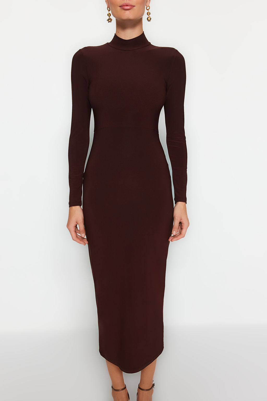 TRENDYOLMILLA Kahverengi Dik Yaka Fitted/Vucuda Oturan Maxi Esnek Orme Kalem Elbise TWOAW24EL00614  фото 4