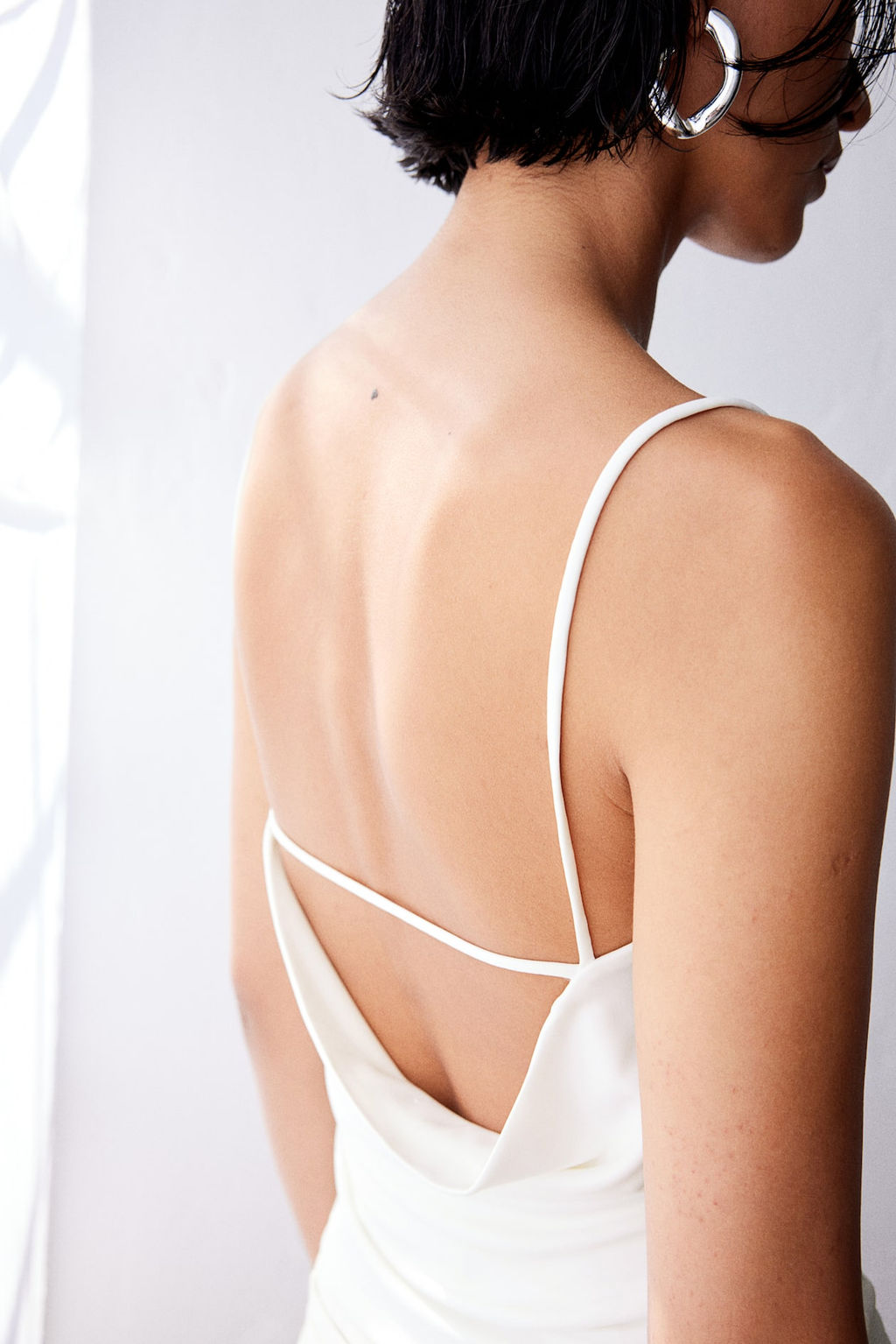 Top de tirantes espagueti con escote drapeado - H&m фото 3