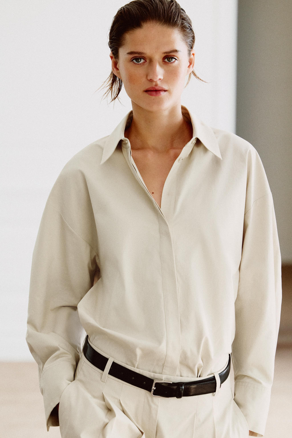 CAMISA OVERSIZE ZW COLLECTION LIMITED EDITION / Beige claro