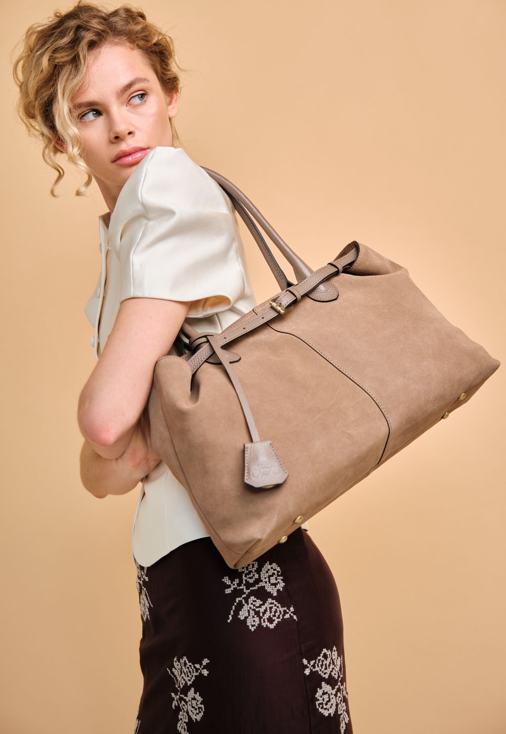 Замшевая сумка Daniela DBR 31375 серо-коричневый