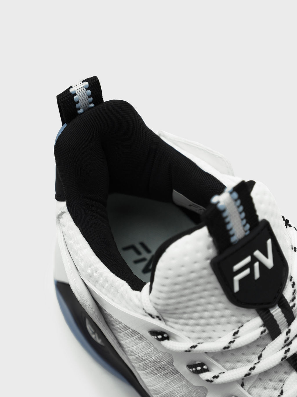 Баскетбольные кроссовки FN Dunkify (White/Black)