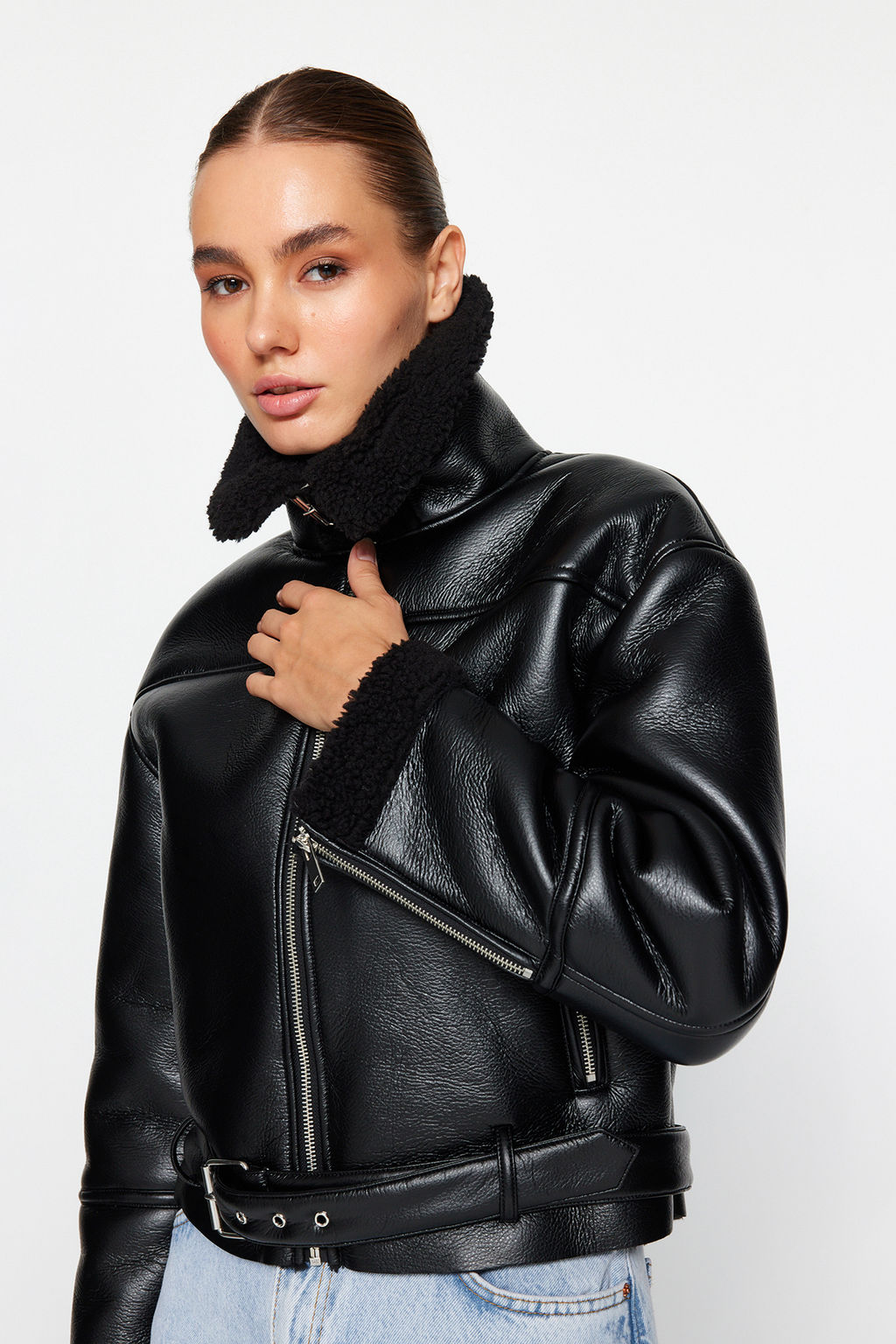 Siyah Regular Kal?p Pelus Detayl? Suni Deri Biker Ceket Mont TWOAW24MO00279