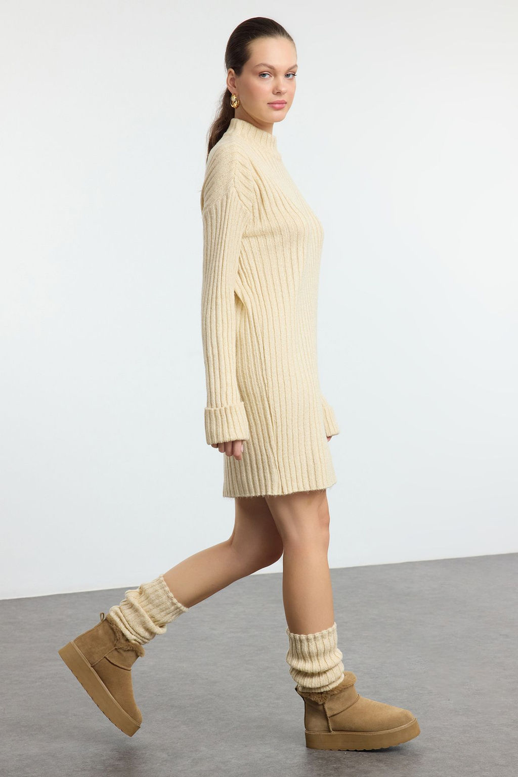 TRENDYOLMILLA Tas Mini Triko Yumusak Dokulu Tozluklu Elbise TWOAW25EL00083  фото 2