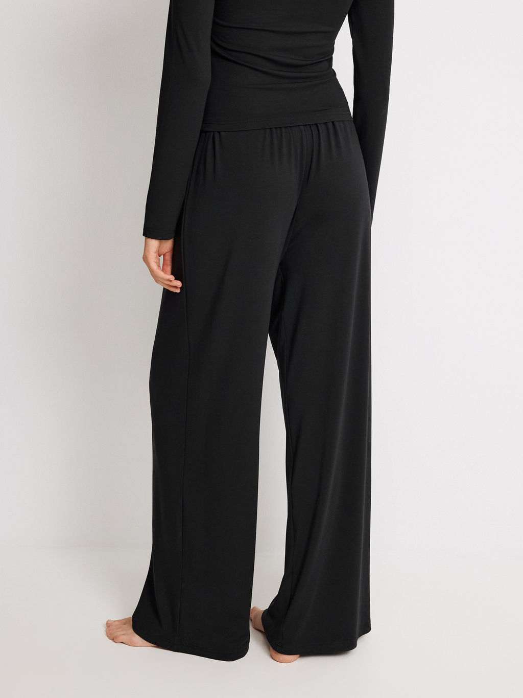 Infinity / Брюки жен. Krafta черный