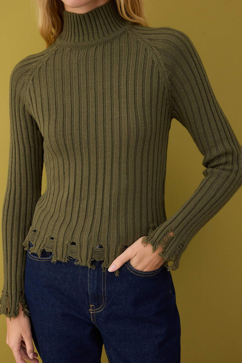 Haki K?sa/Crop Etek Ucu Ak?tma Detayl? Triko Kazak TWOAW26KZ00102