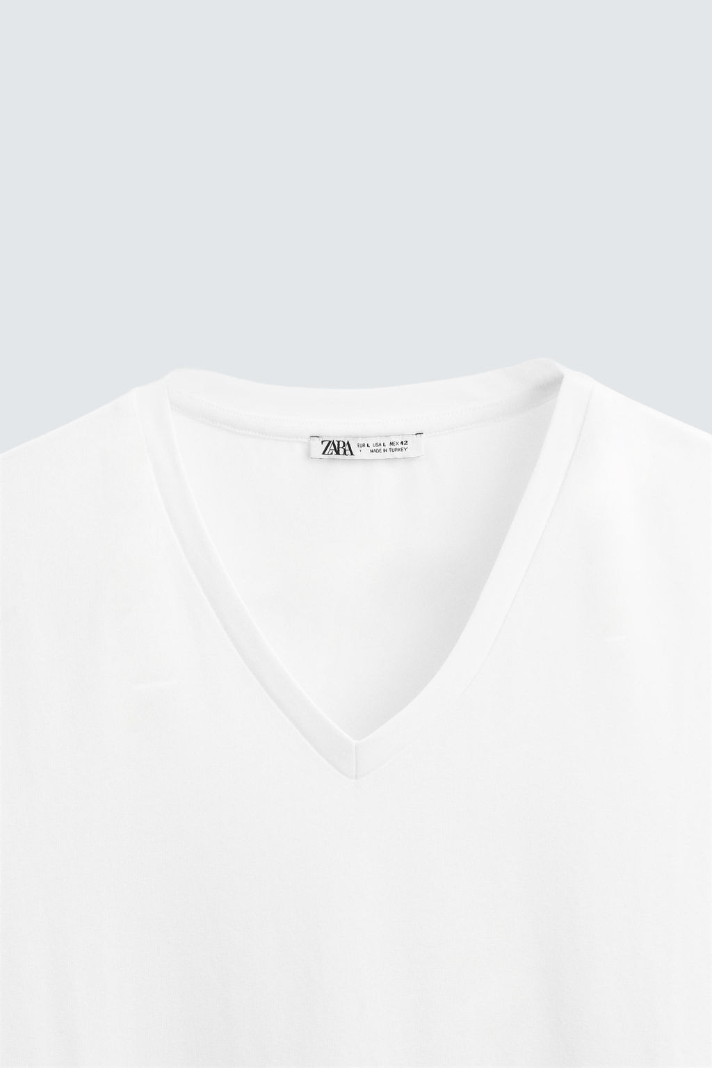 BASIC V-NECK T-SHIRT - Zara фото 16
