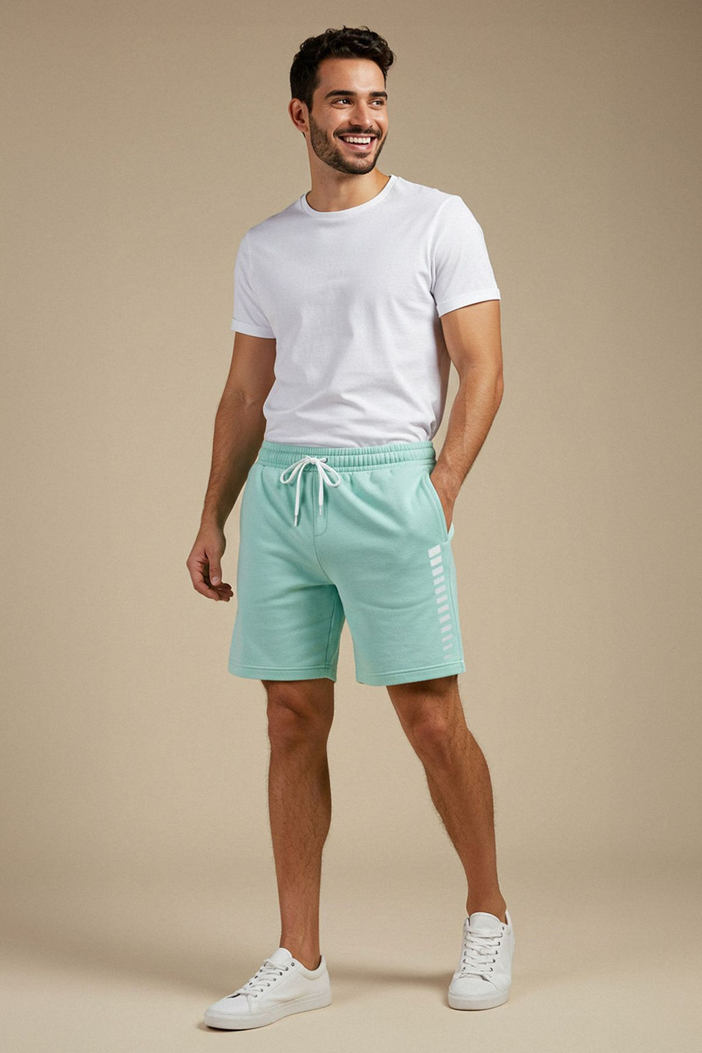 TRENDYOL MAN Mint Regular/Normal Kesim Orta Boy Geometrik Bask?l? Sort TMNSS21SR0137