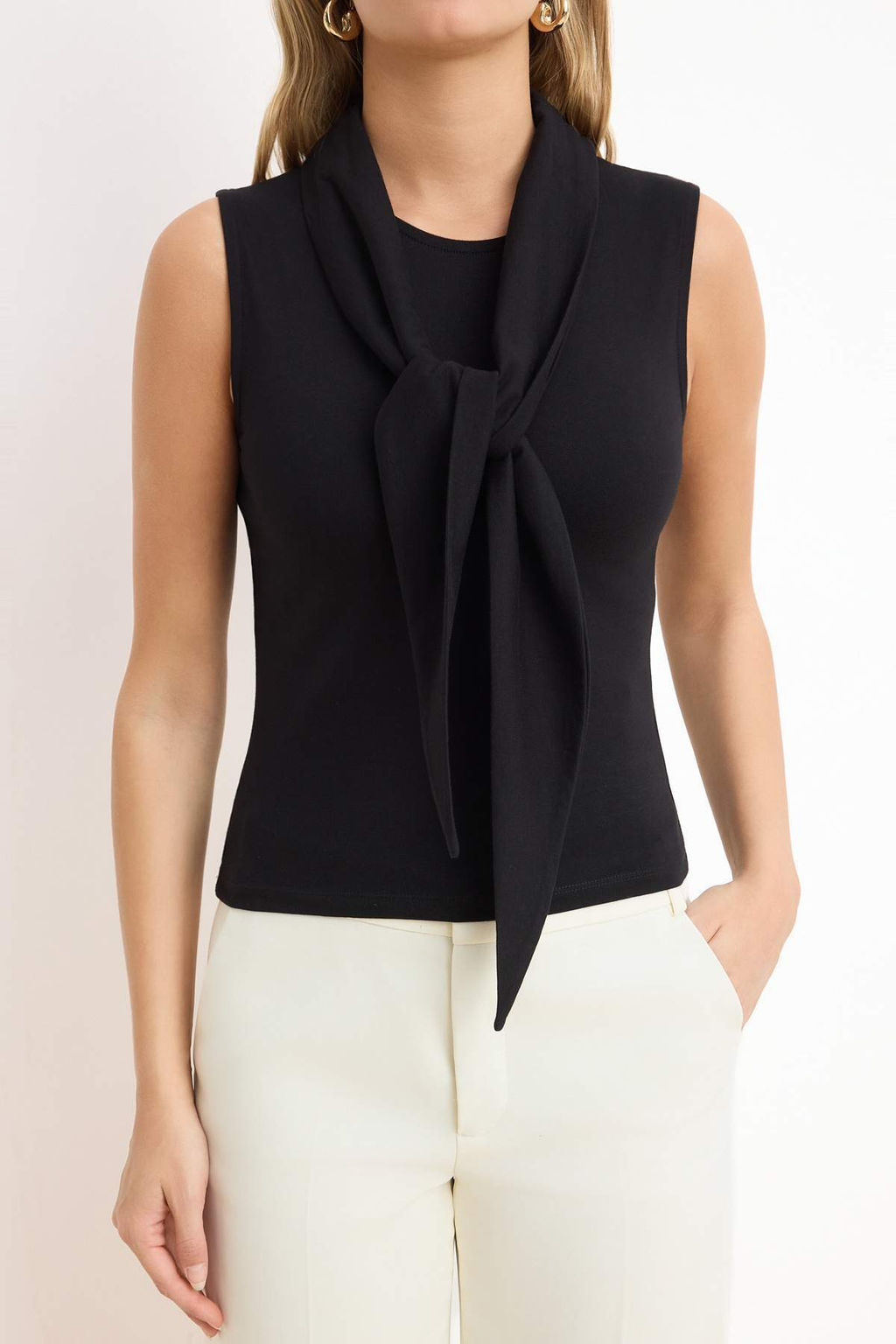 Siyah Fitted/Vucuda Oturan Kolsuz Baglama Detayl? Crop/K?sa Pamuklu Esnek Orme Bluz TWOSS26BZ00110 - Trendyolmilla фото 4