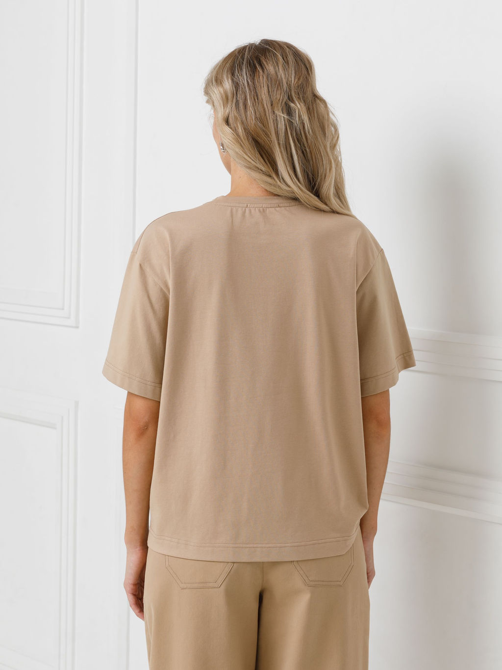 Футболка с принтом и брошью - Stilla фото 4