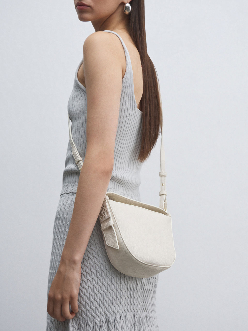 Женская сумка с ручкой ARMANI EXCHANGE SUSIE Артикул 4368348, молочно-белый  фото 5