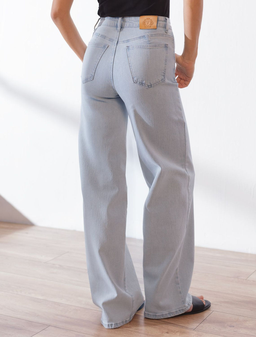 Джинсы трубы из эластичного денима - Vilatte фото 2