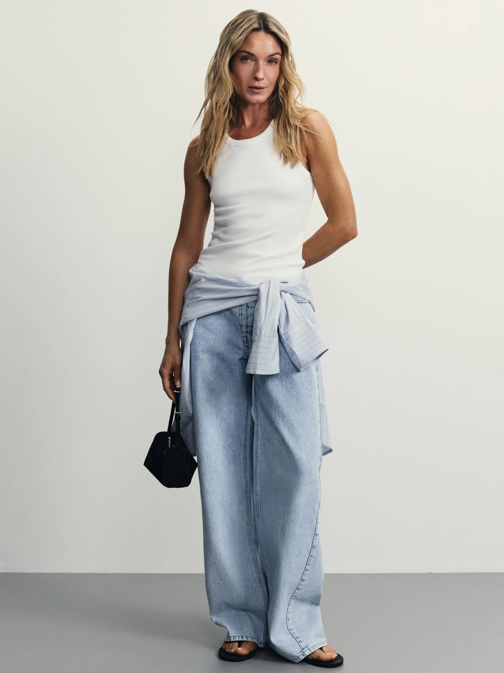 Базовая майка с вырезом халтер / Zarina  фото 2