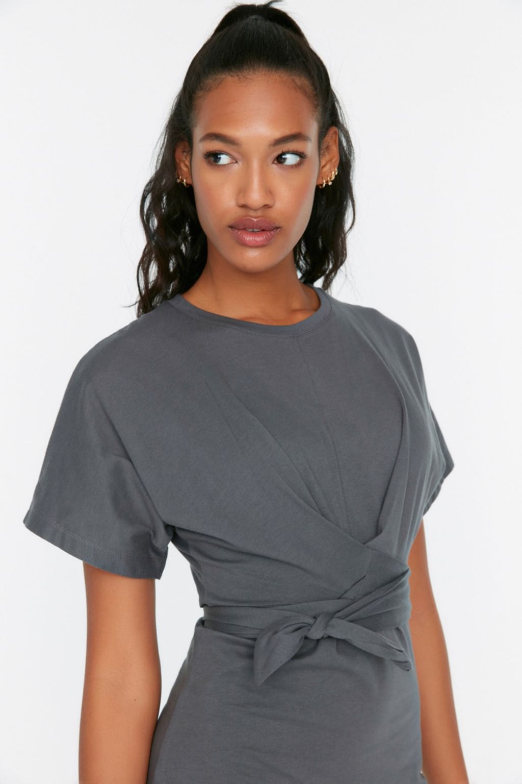 Antrasit %100 Pamuk Bele Oturan Y?rtmac ve Baglama Detayl? Midi Orme Kalem Elbise TWOSS21EL0404