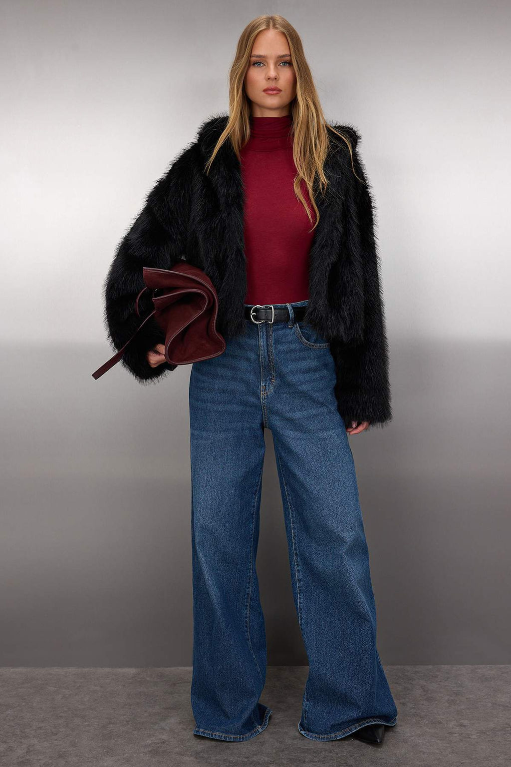 Siyah Oversize Kal?p Kapusonlu Kurk Mont TWOAW26MO00025
