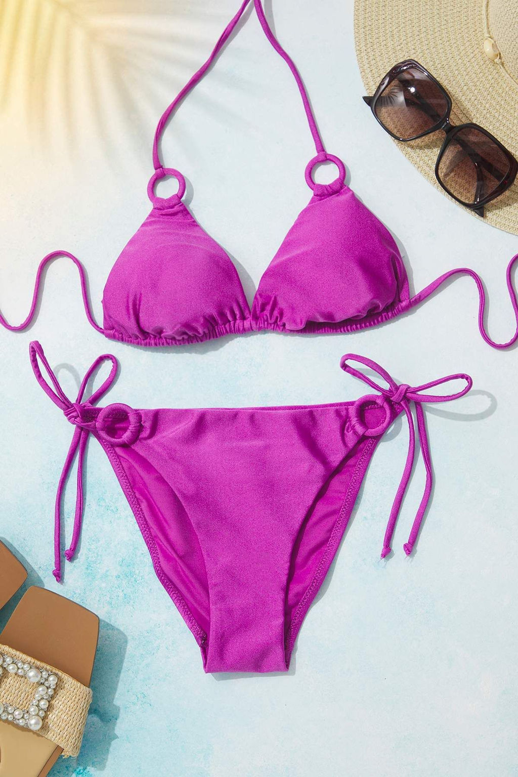 TRENDYOLMILLA Siyah Ucgen Aksesuarl? Parlak Regular Bikini Tak?m? TBESS25BT00013