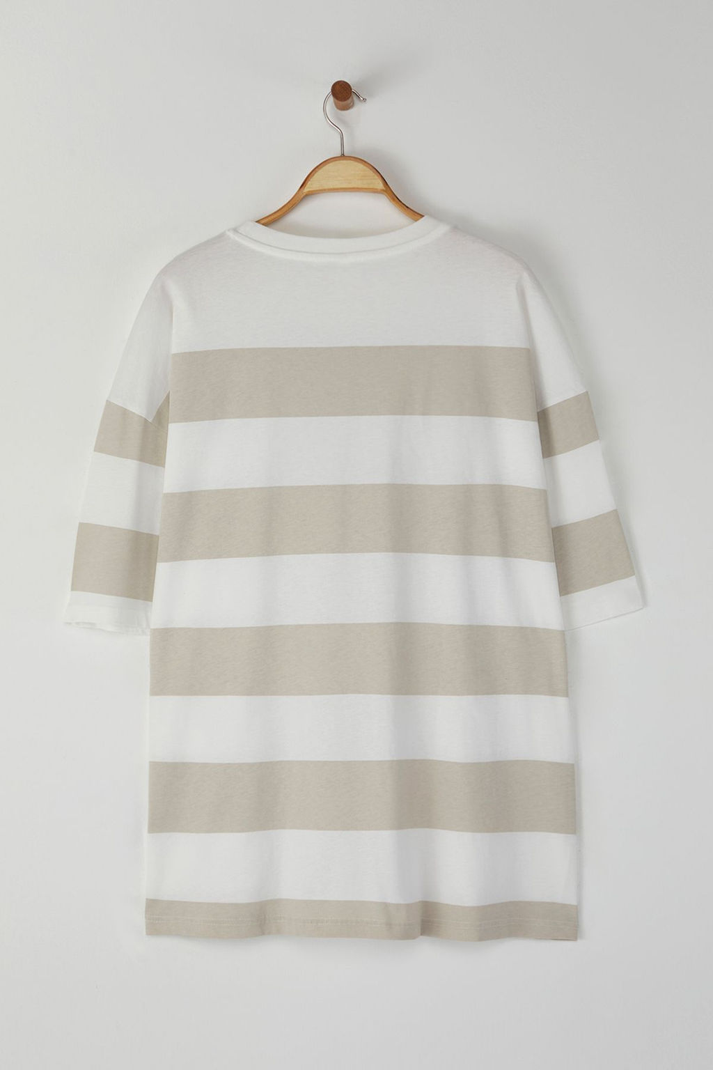 TRENDYOL MAN Buyuk Beden Gri Oversize Cizgili Sehir Bask?l? %100 Pamuklu T-Shirt TMNSS25BF00010 - Trendyolmilla фото 11