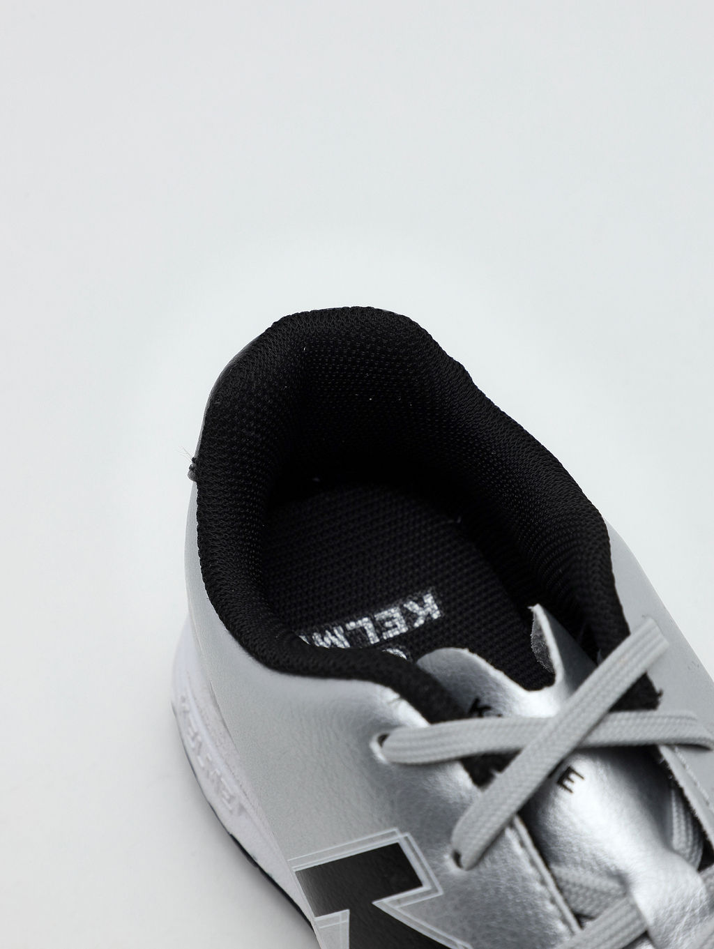 Детские шиповки KELME Childrens Football Shoes (TF) Silver