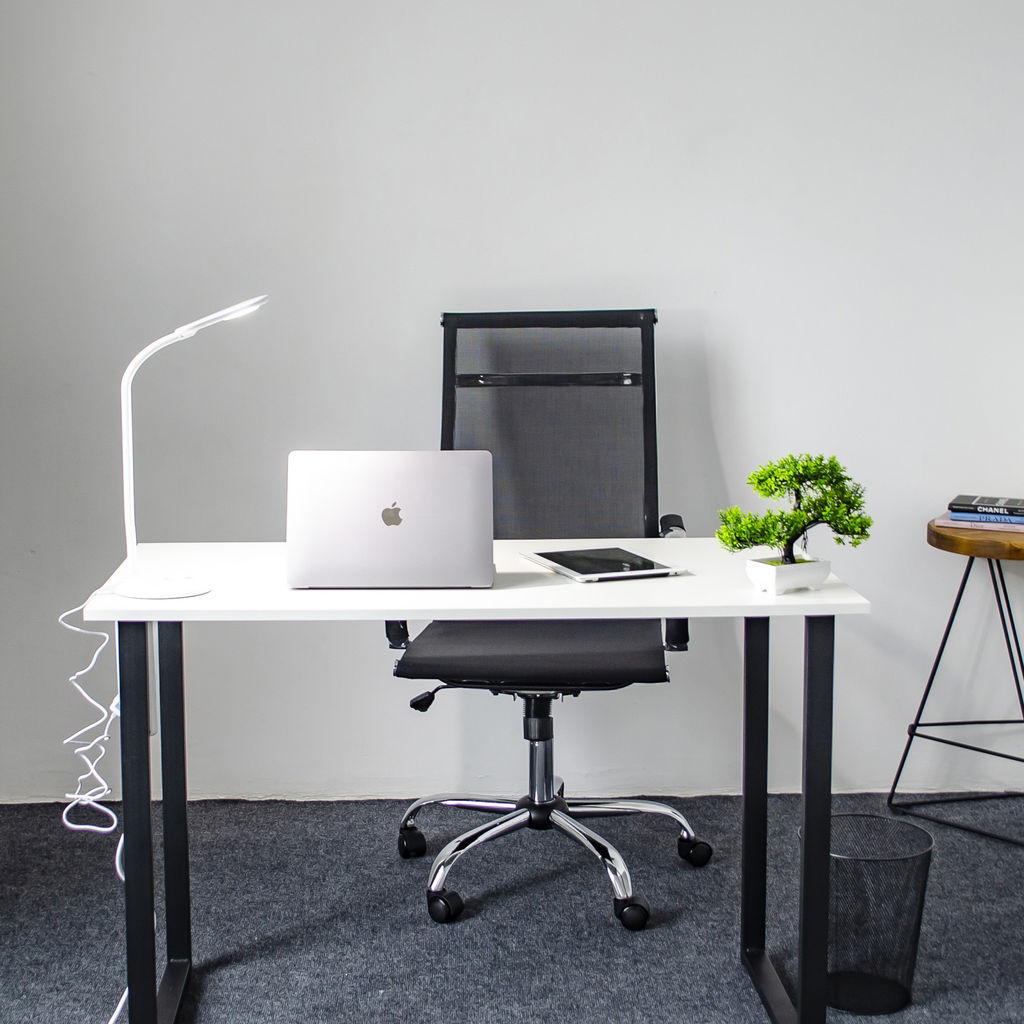 TLD-507 White/Светильник настольный/LED/550Lm/5000K/Цвет-белый