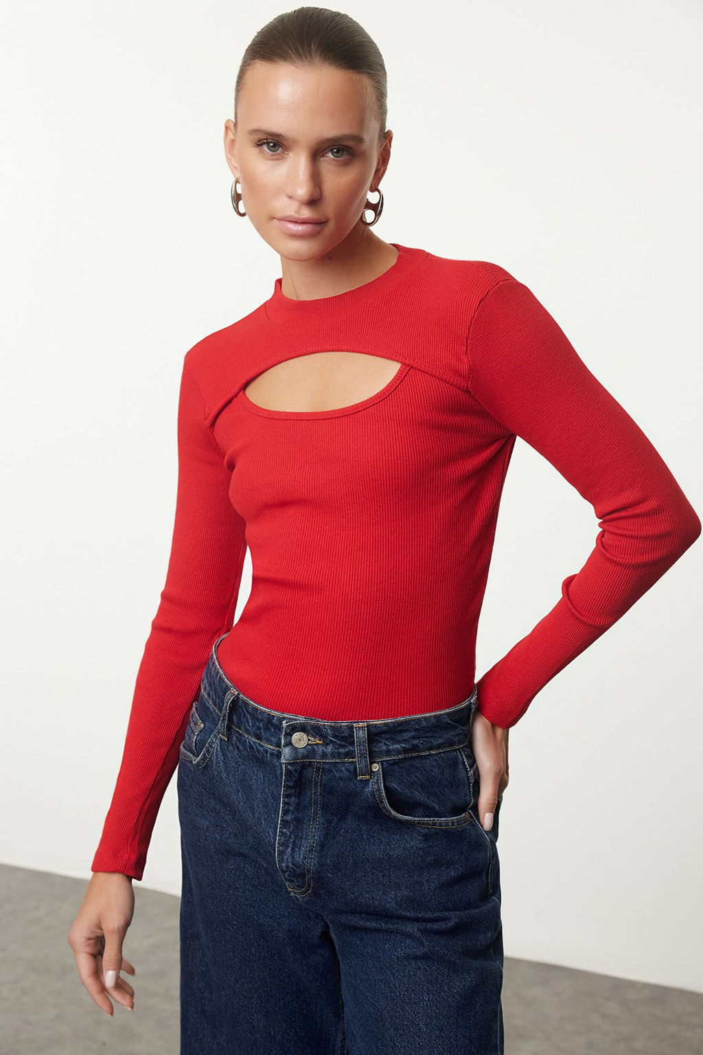K?rm?z? Cut Out/Pencere Detayl? Bisiklet Yaka Fitilli Esnek Orme Bluz TWOAW21BZ0642