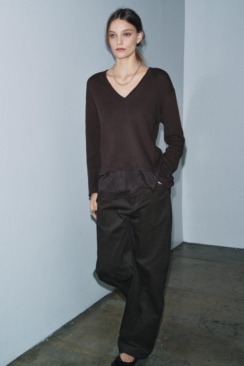 CONTRAST T-SHIRT WITH LACE