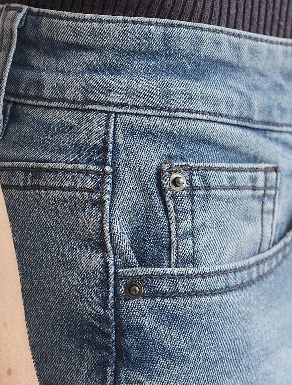 D54.293 Джинсы женские синий - Vilatte фото 5
