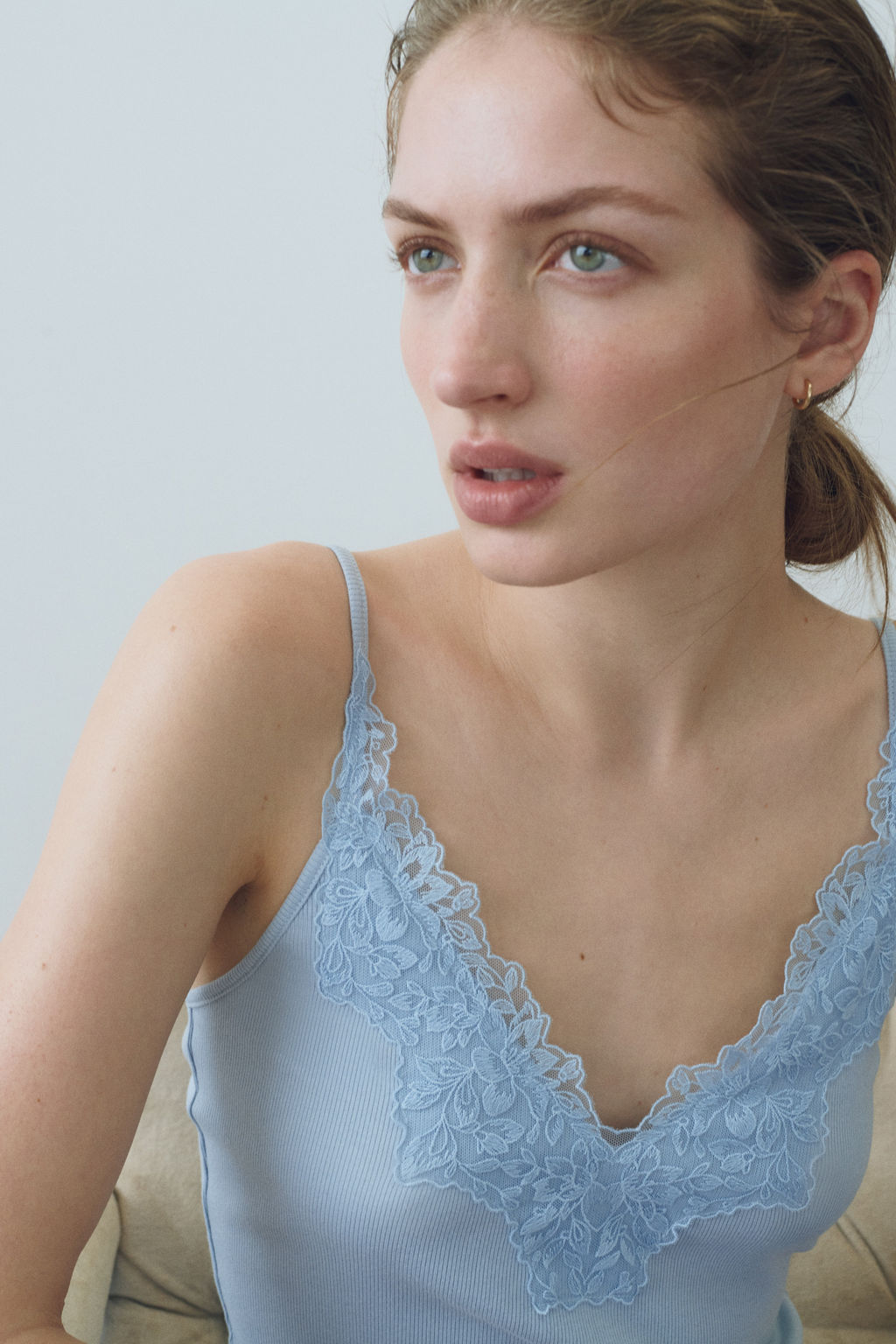 Top de tirantes finos con ribete de encaje - H&m фото 5
