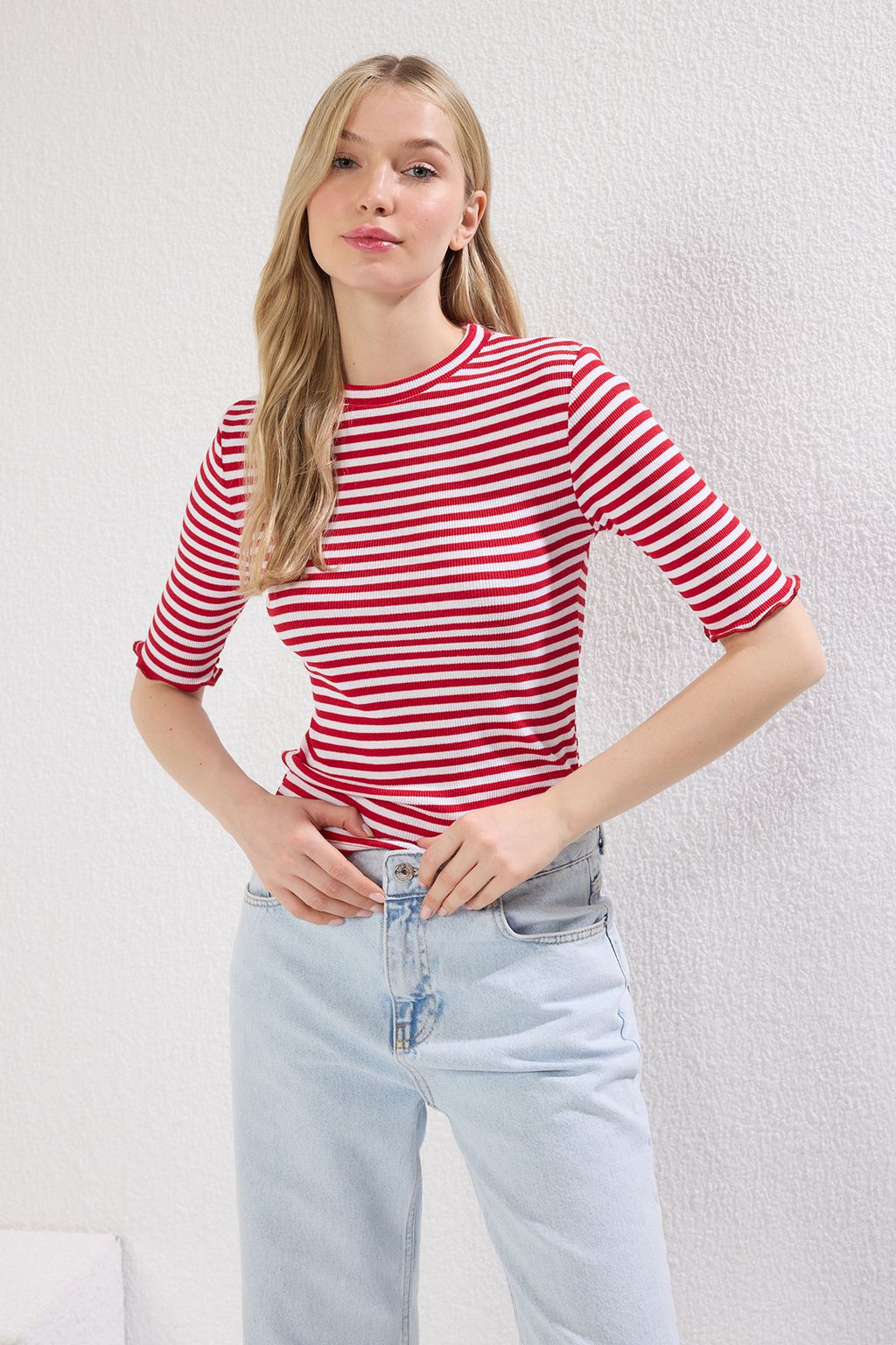 K?rm?z?-Ekru cizgili Fitilli Fitted/Vucuda Oturan Bisiklet Yaka Esnek Orme Bluz TWOSS23BZ00025