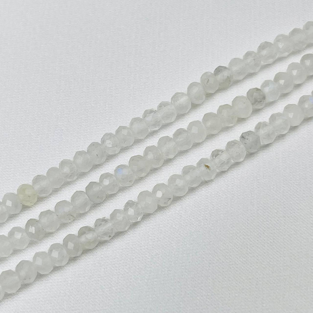 Бусины для украшений из Лунного камня (130 бусин)