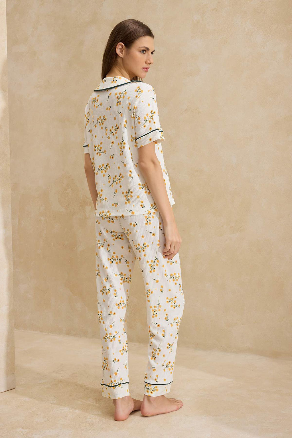 Beyaz Cicekli Biyeli Burumcuk Dokulu Orme Pijama Tak?m? THMSS26PT00020 - Trendyolmilla фото 4